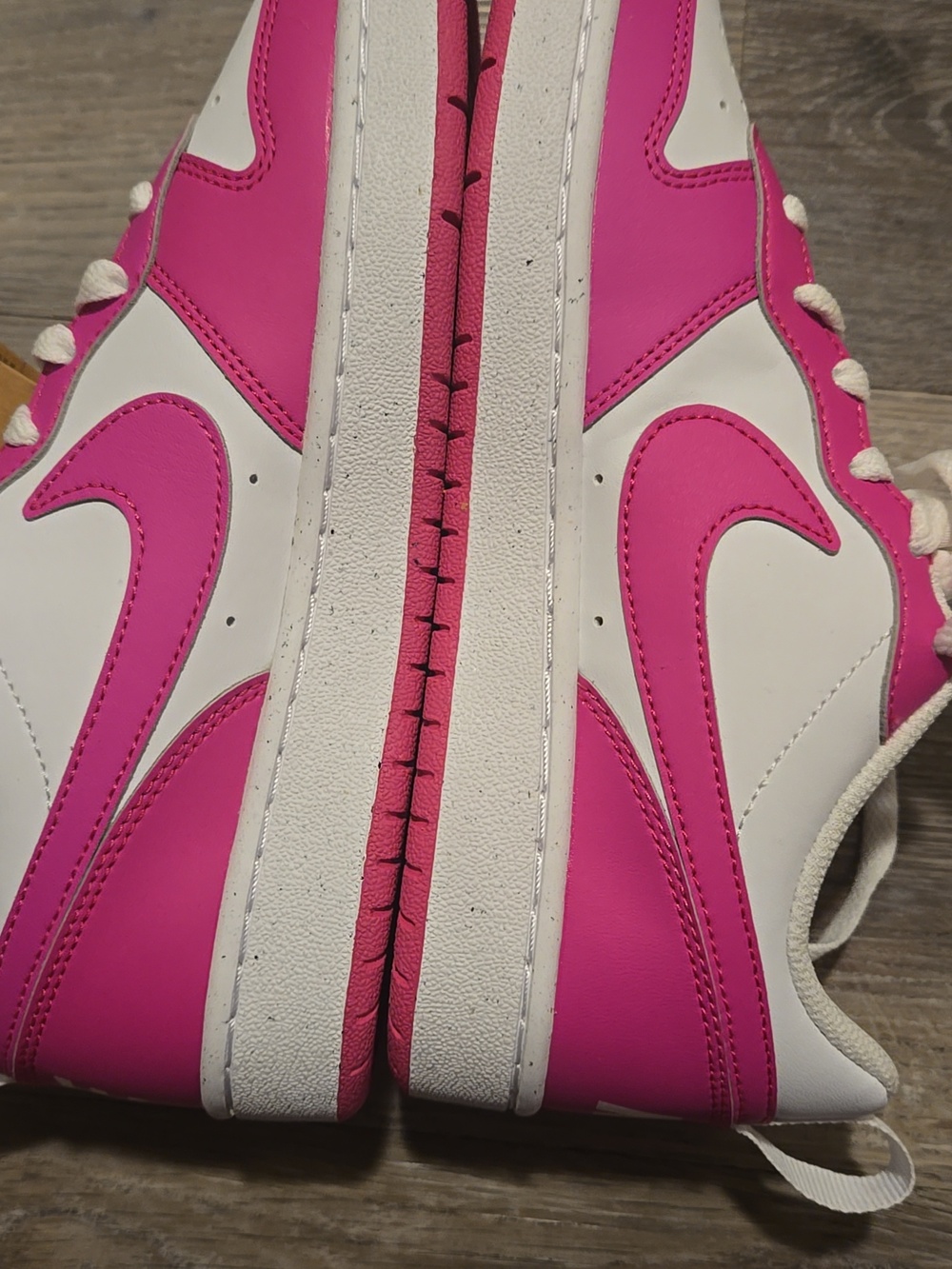 Nike Court Borough Low Pink/White Size 5.5 Y/ Also Fits Women 7 Brand New - Picture 4 of 11